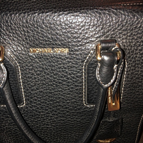 Michael Kors Handbags - 🌹🌹🌹🌹SOLD❤️Genuine Leather Michael Kors handbag